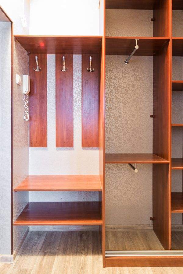 Прихожая: гардероб со шкафом-купе