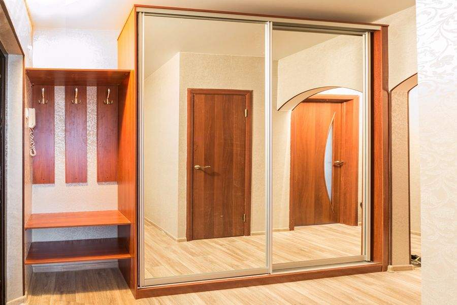 Прихожая: гардероб со шкафом-купе