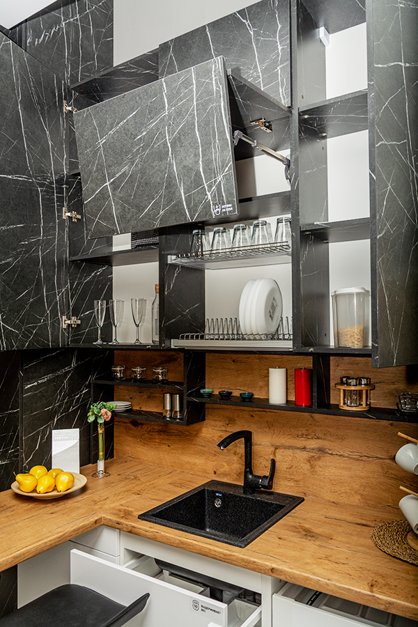 Кухня с барной стойкой