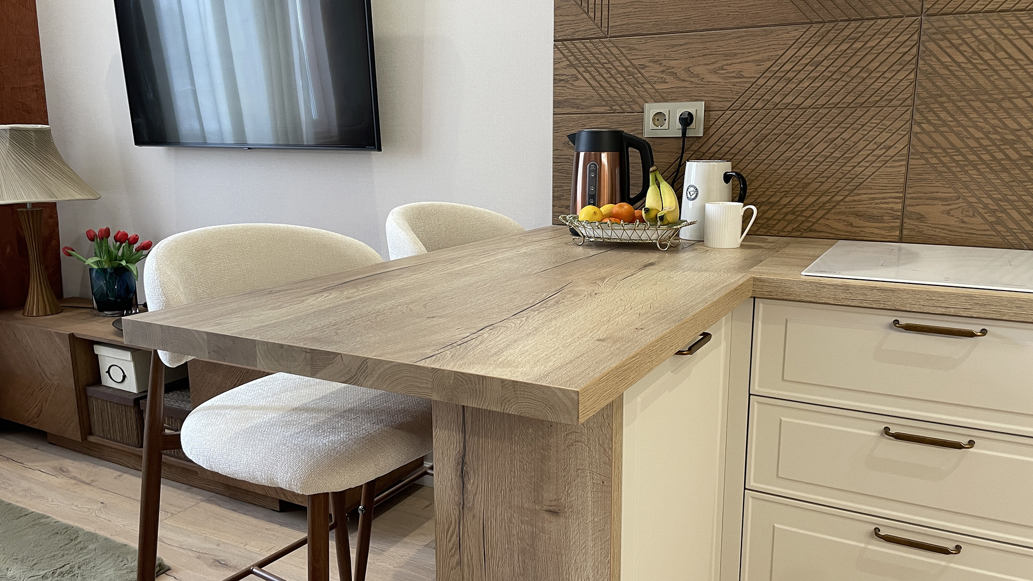 Кухня с барной стойкой Дуб Галифакс натуральный / SMALTO SM-06 Чага