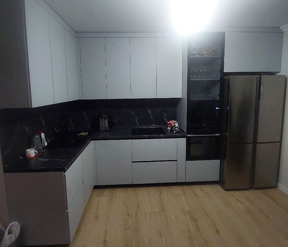 Серая кухня модерн