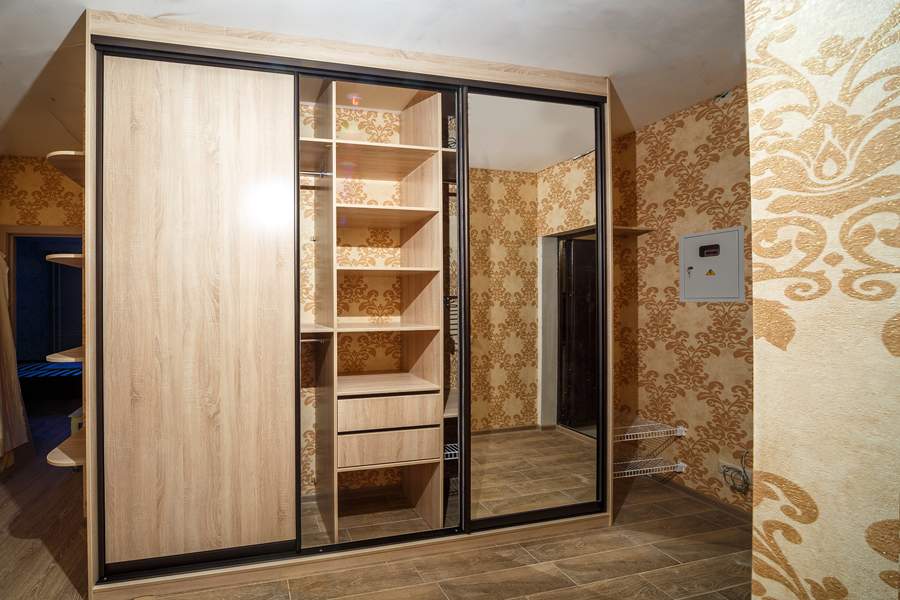 Прихожая шкаф-купе с гардеробом