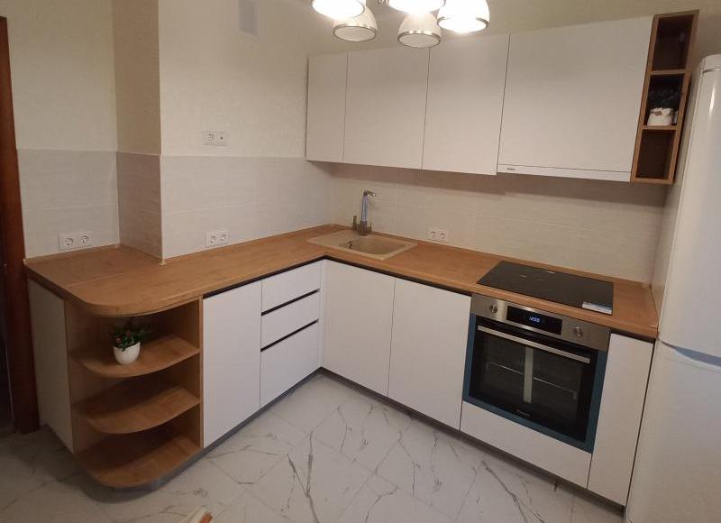 Классик кухня с радиусом Юлия