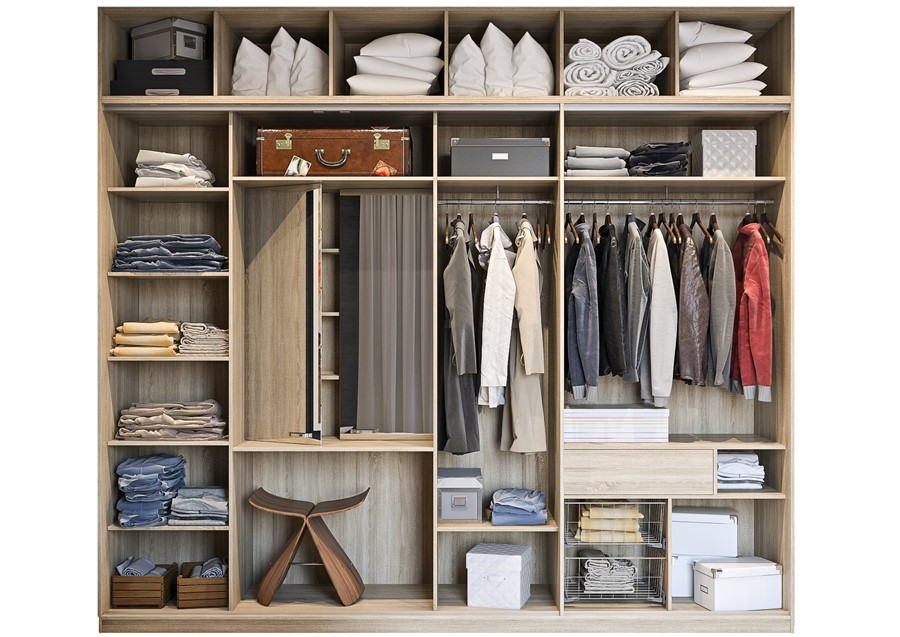 Шкаф со складными дверями во всю стену