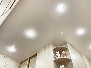 Натяжной потолок в прихожую