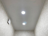 Световые линии в коридоре